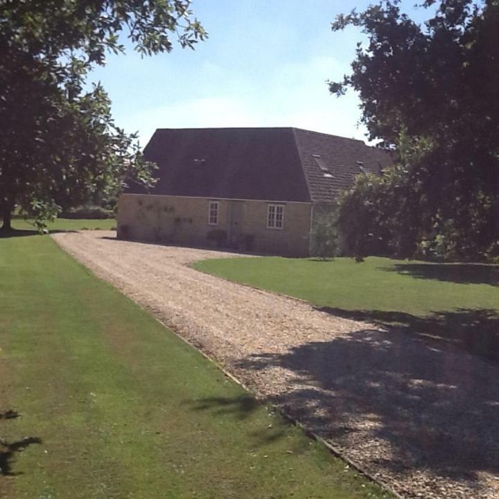 Gardeners Cottage Crudwell Exterior foto